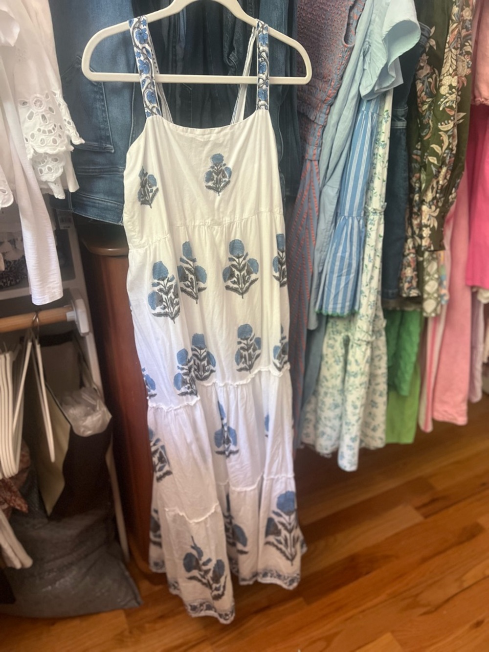 Madison Matthew’s Maxi Dress - Medium